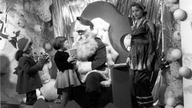 Fotograma del ensayo Days Before Christmas (1958)